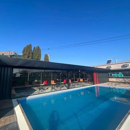 Astoria Luxe Appartement Kumanovo Buitenkant foto