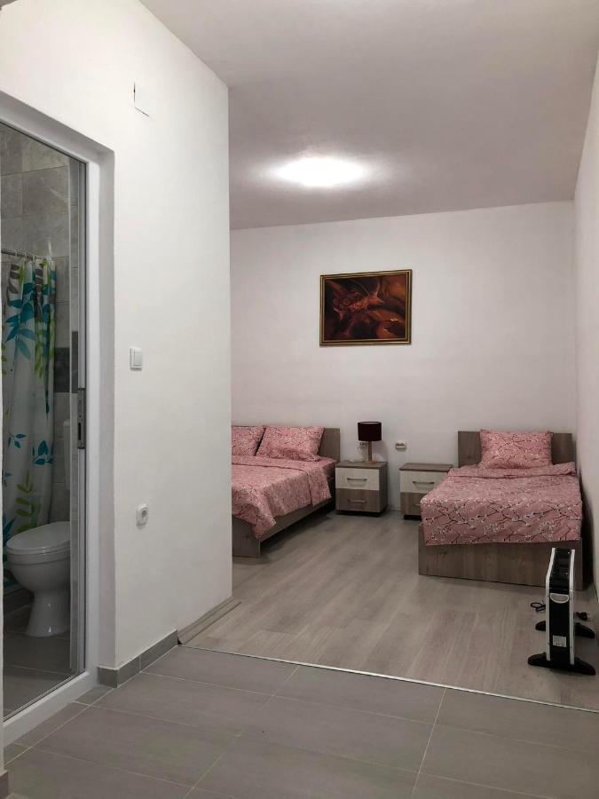 Astoria Luxe Appartement Kumanovo Buitenkant foto